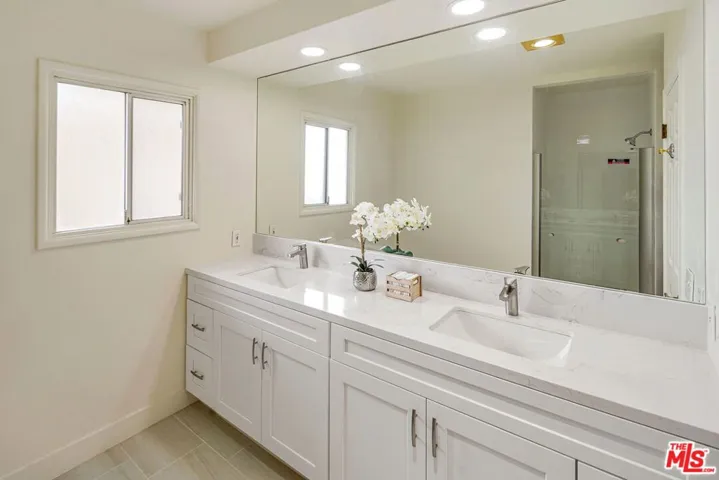 1635 Hazbeth Lane, Glendale, California 91202