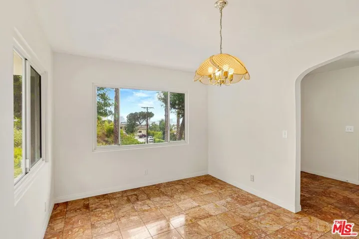 1635 Hazbeth Lane, Glendale, California 91202