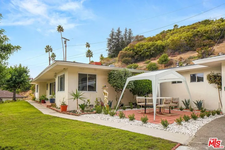 1635 Hazbeth Lane, Glendale, California 91202