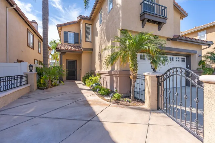 8668 E Sunnywalk Lane, Anaheim Hills, California 92808