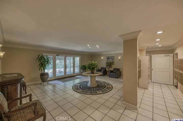 10707 Camarillo Street 211, North Hollywood, California 91602
