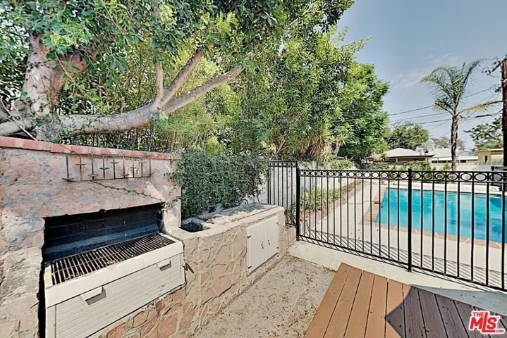 6306 Morella Avenue, North Hollywood, California 91606