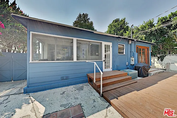 6306 Morella Avenue, North Hollywood, California 91606