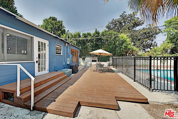 6306 Morella Avenue, North Hollywood, California 91606