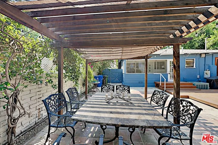 6306 Morella Avenue, North Hollywood, California 91606