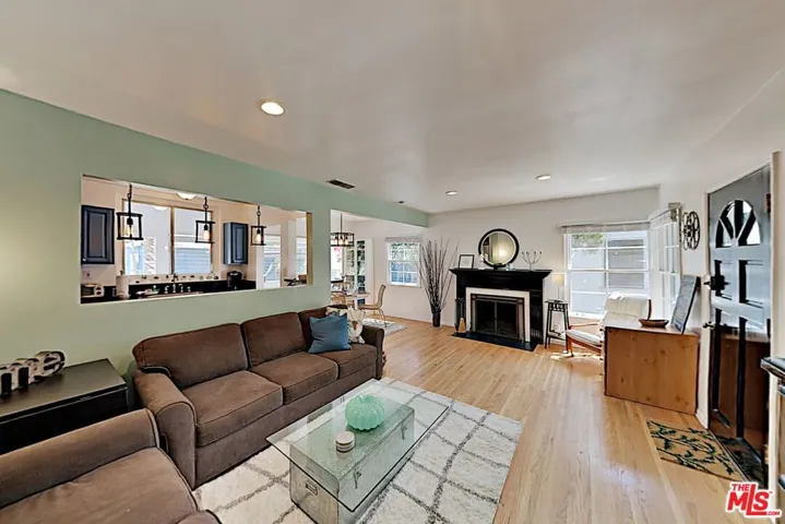6306 Morella Avenue, North Hollywood, California 91606