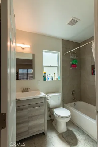 9324 California Avenue, South Gate, California 90280