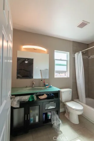 9324 California Avenue, South Gate, California 90280