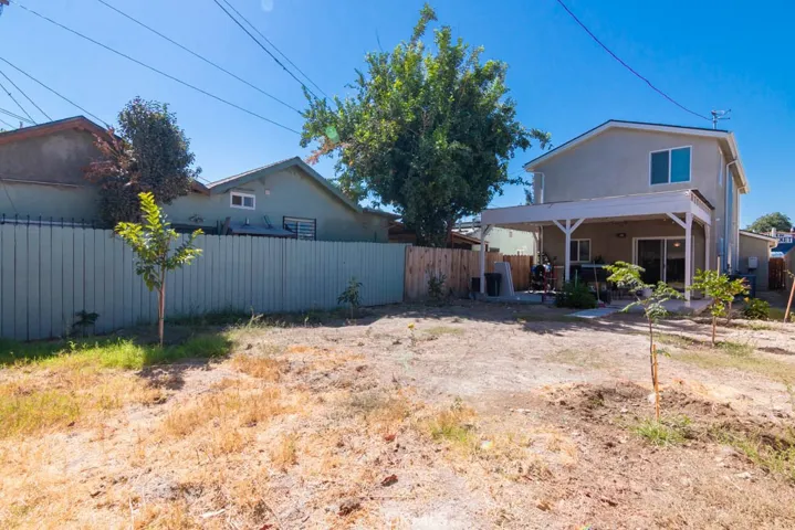 9324 California Avenue, South Gate, California 90280