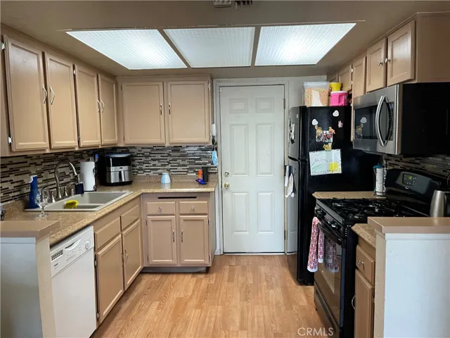194 W Walnut Avenue B, Rialto, California 92376