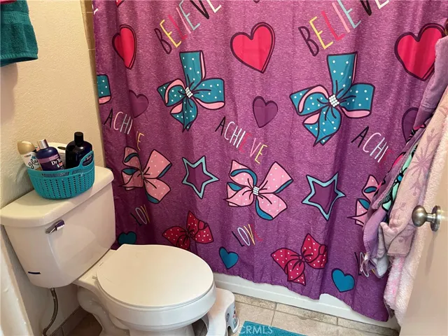 194 W Walnut Avenue B, Rialto, California 92376