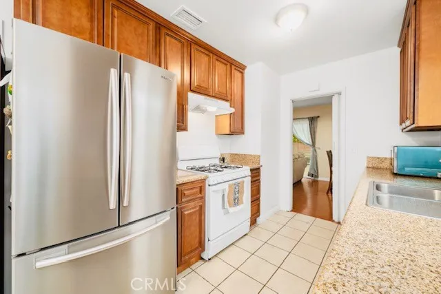 10303 Foster Road, Downey, California 90242