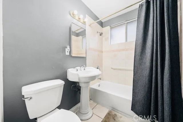 10303 Foster Road, Downey, California 90242
