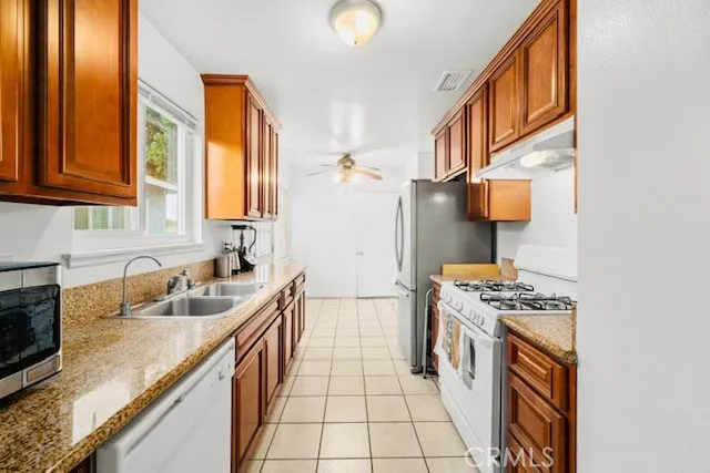 10303 Foster Road, Downey, California 90242