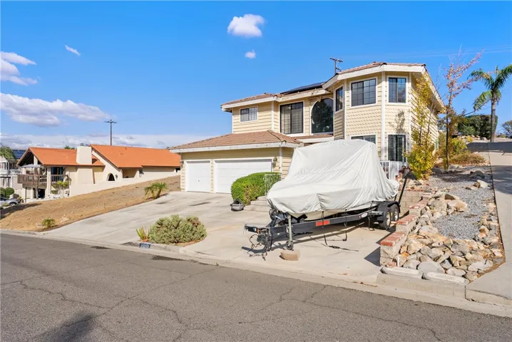 29260 Mammoth Place, Canyon Lake, California 92587