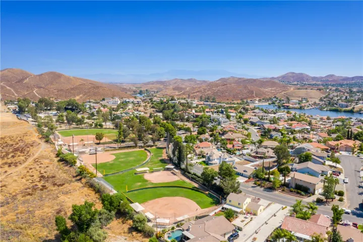 29260 Mammoth Place, Canyon Lake, California 92587