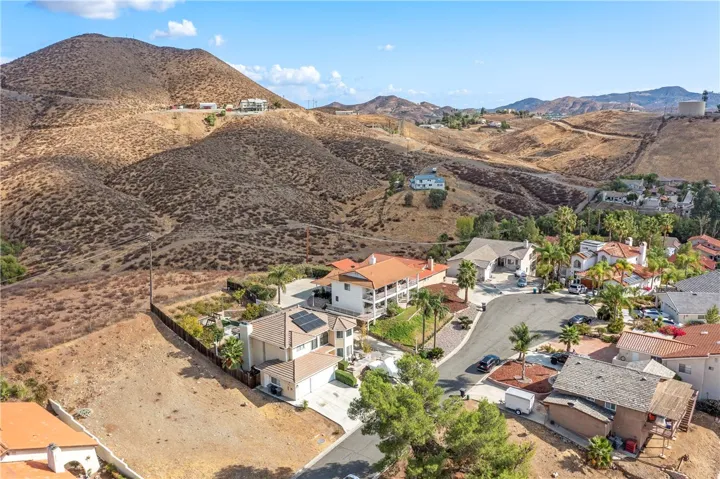 29260 Mammoth Place, Canyon Lake, California 92587