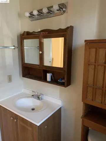 1916 48th Ave, Oakland, California 94601
