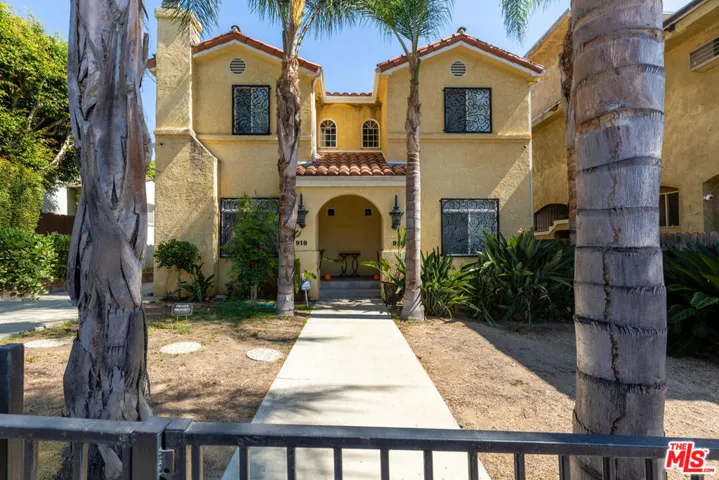 916 Hilldale Avenue, West Hollywood, California 90069