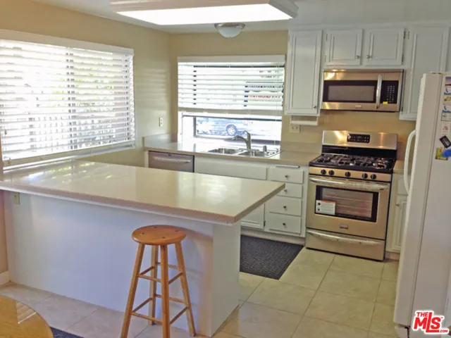 24761 Sand Wedge Lane, Valencia, California 91355
