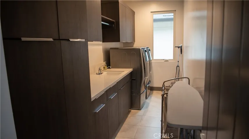 59 Iluna, Irvine, California 92618