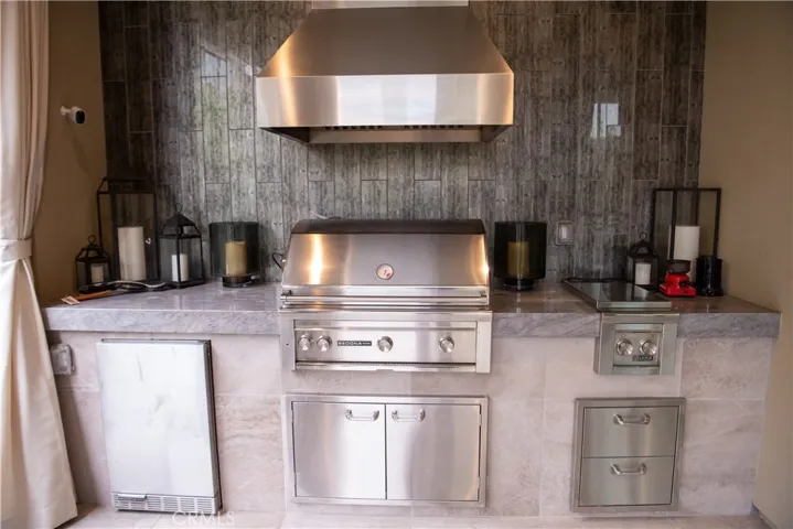 59 Iluna, Irvine, California 92618