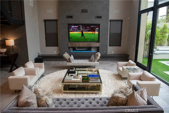 59 Iluna, Irvine, California 92618