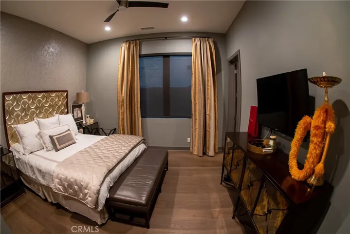 59 Iluna, Irvine, California 92618