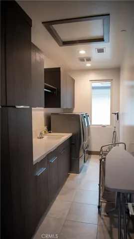 59 Iluna, Irvine, California 92618
