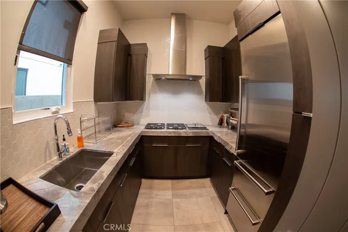 59 Iluna, Irvine, California 92618