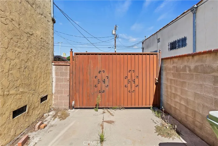 1411 W 87th Street, Los Angeles, California 90047