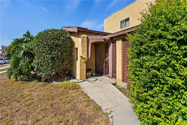 1411 W 87th Street, Los Angeles, California 90047