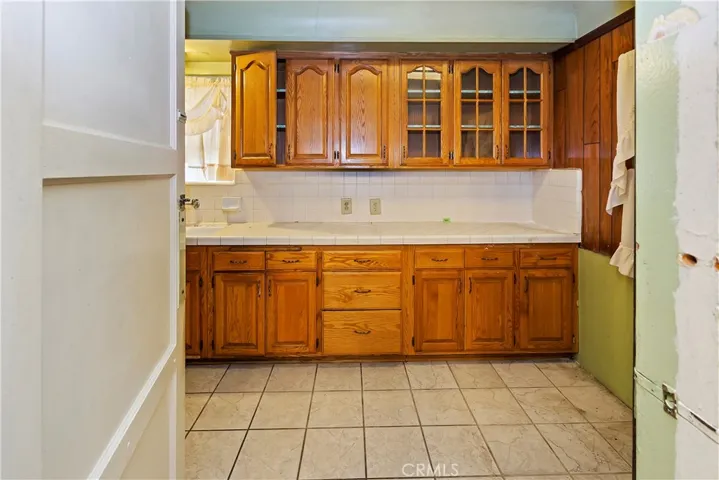 1411 W 87th Street, Los Angeles, California 90047