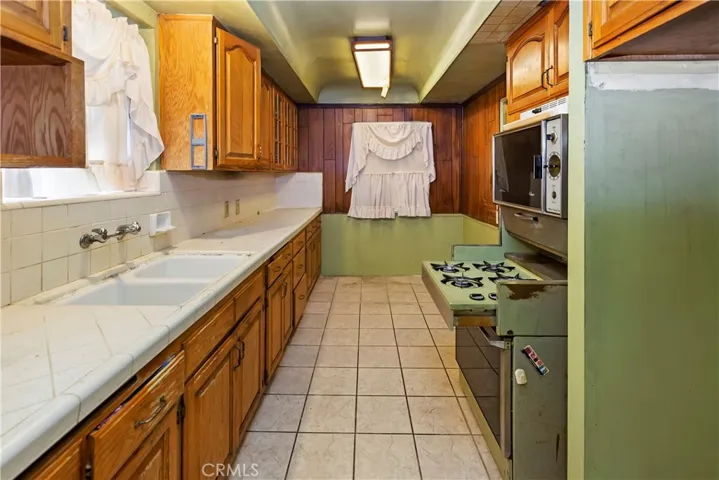 1411 W 87th Street, Los Angeles, California 90047