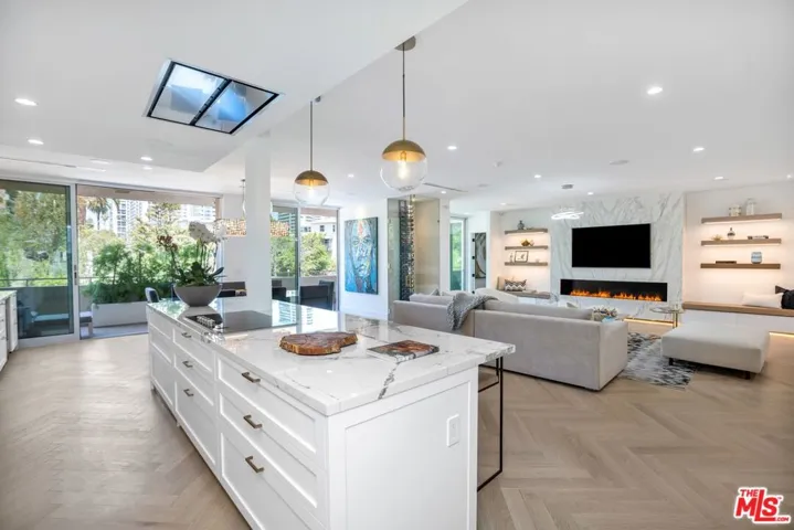 1333 S Beverly Glen Boulevard 305, Los Angeles, California 90024
