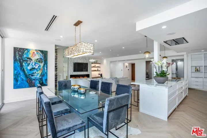 1333 S Beverly Glen Boulevard 305, Los Angeles, California 90024