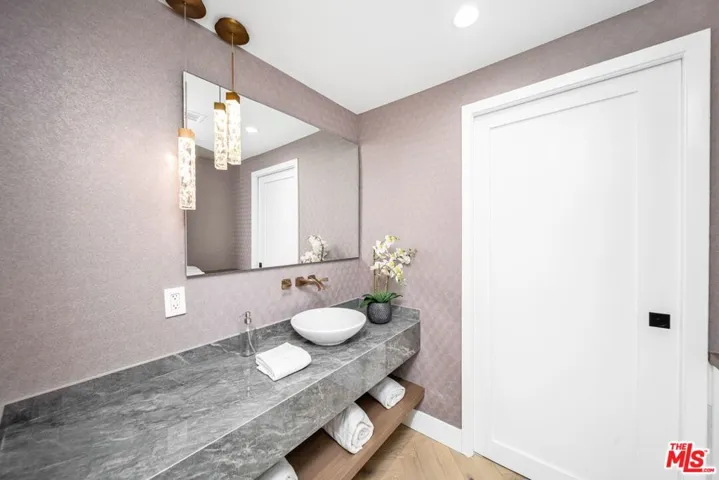 1333 S Beverly Glen Boulevard 305, Los Angeles, California 90024