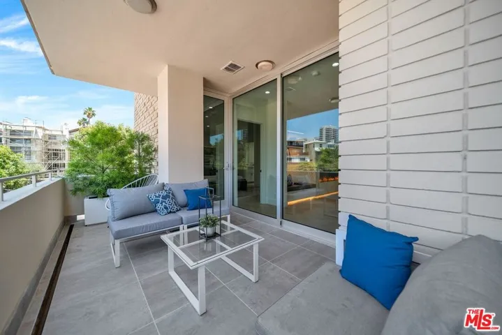 1333 S Beverly Glen Boulevard 305, Los Angeles, California 90024