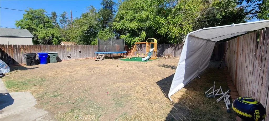 Huge back yard!