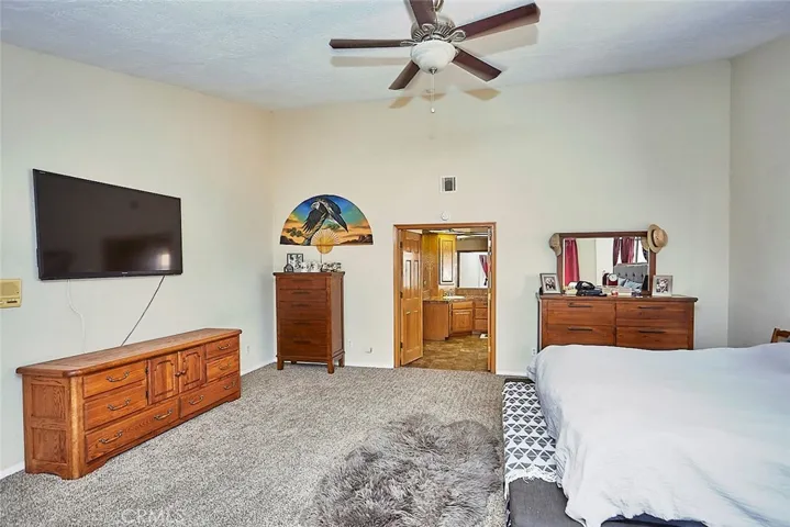 10375 Deep Creek Road, Apple Valley, California 92308