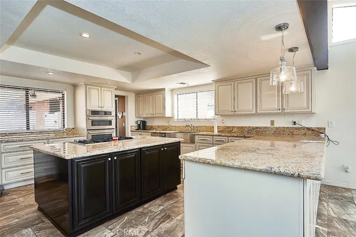 10375 Deep Creek Road, Apple Valley, California 92308