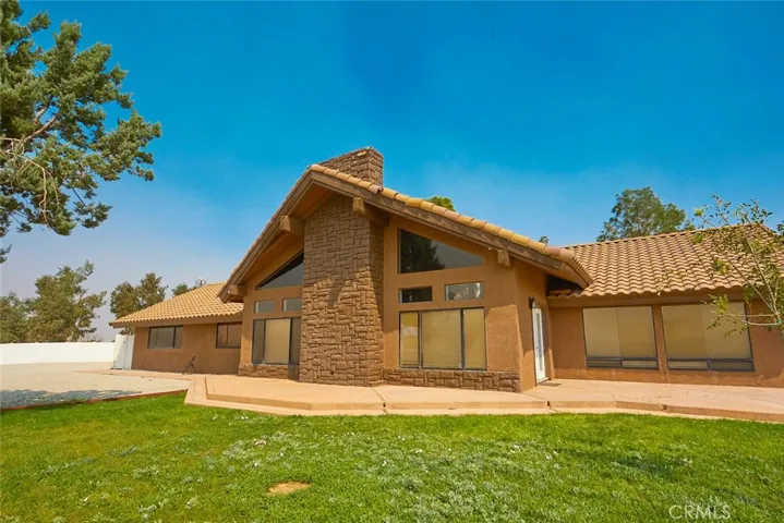 10375 Deep Creek Road, Apple Valley, California 92308