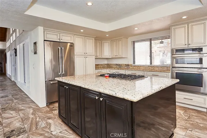 10375 Deep Creek Road, Apple Valley, California 92308