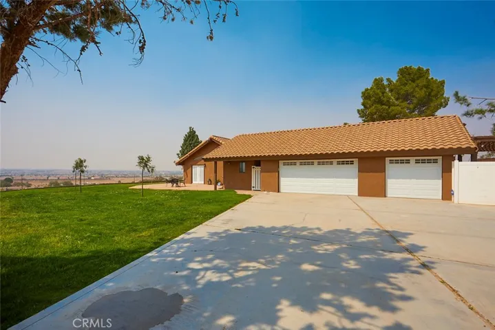 10375 Deep Creek Road, Apple Valley, California 92308