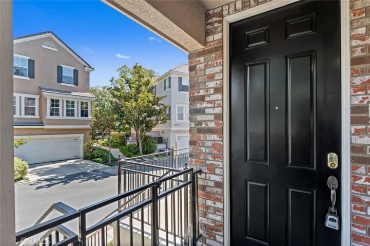 23420 Waterway Lane 11, Valencia, California 91355