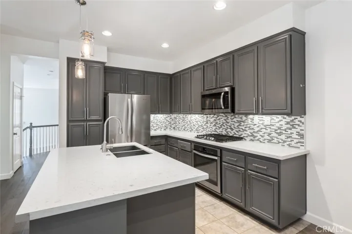23420 Waterway Lane 11, Valencia, California 91355