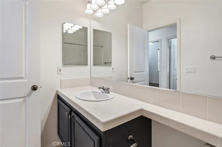 23420 Waterway Lane 11, Valencia, California 91355