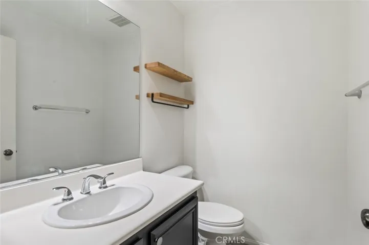 23420 Waterway Lane 11, Valencia, California 91355
