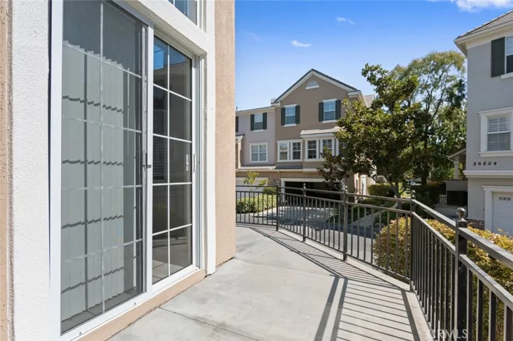 23420 Waterway Lane 11, Valencia, California 91355