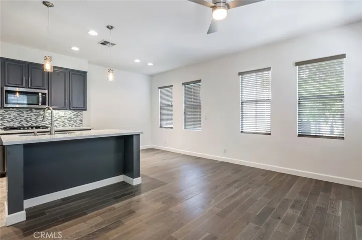 23420 Waterway Lane 11, Valencia, California 91355